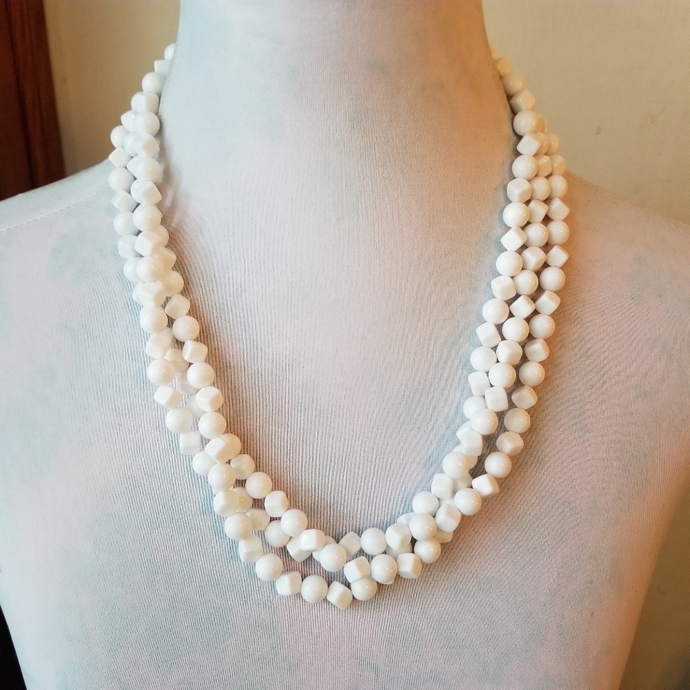 Vintage white necklace 3 strands retro beaded bead